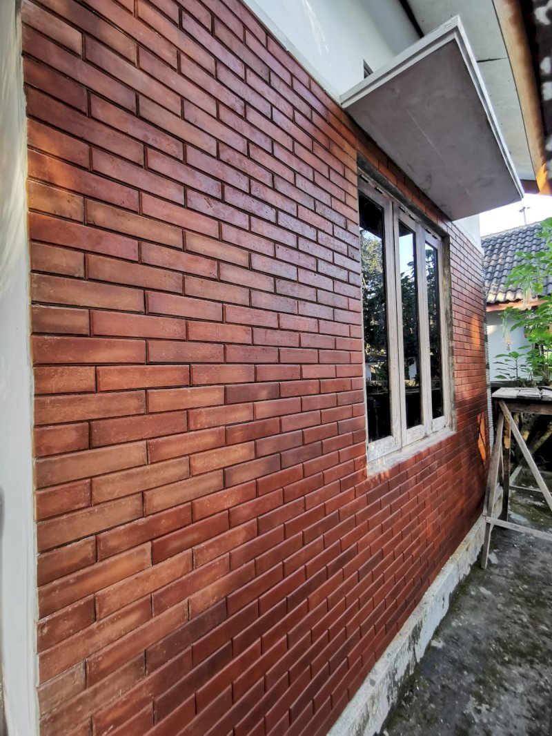 Bata Tempel untuk Interior dan Eksterior: Perbedaan Finishing, Coating, dan Perawatannya