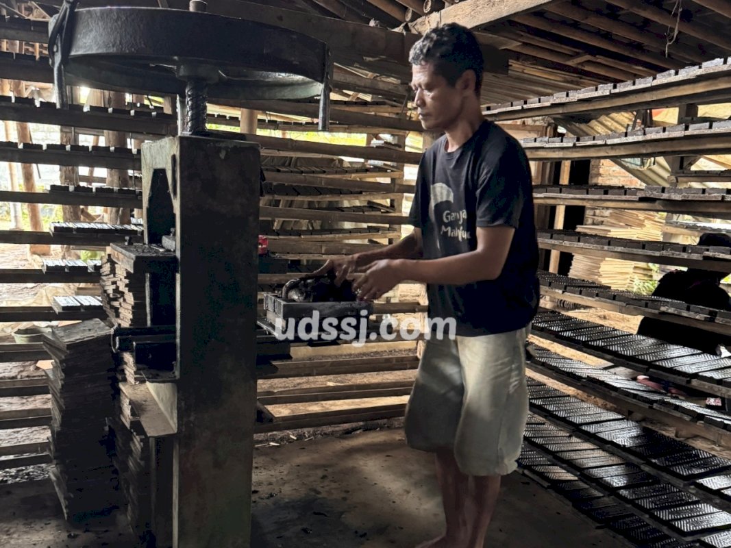 Proses produksi bata tempel dari tanah liat